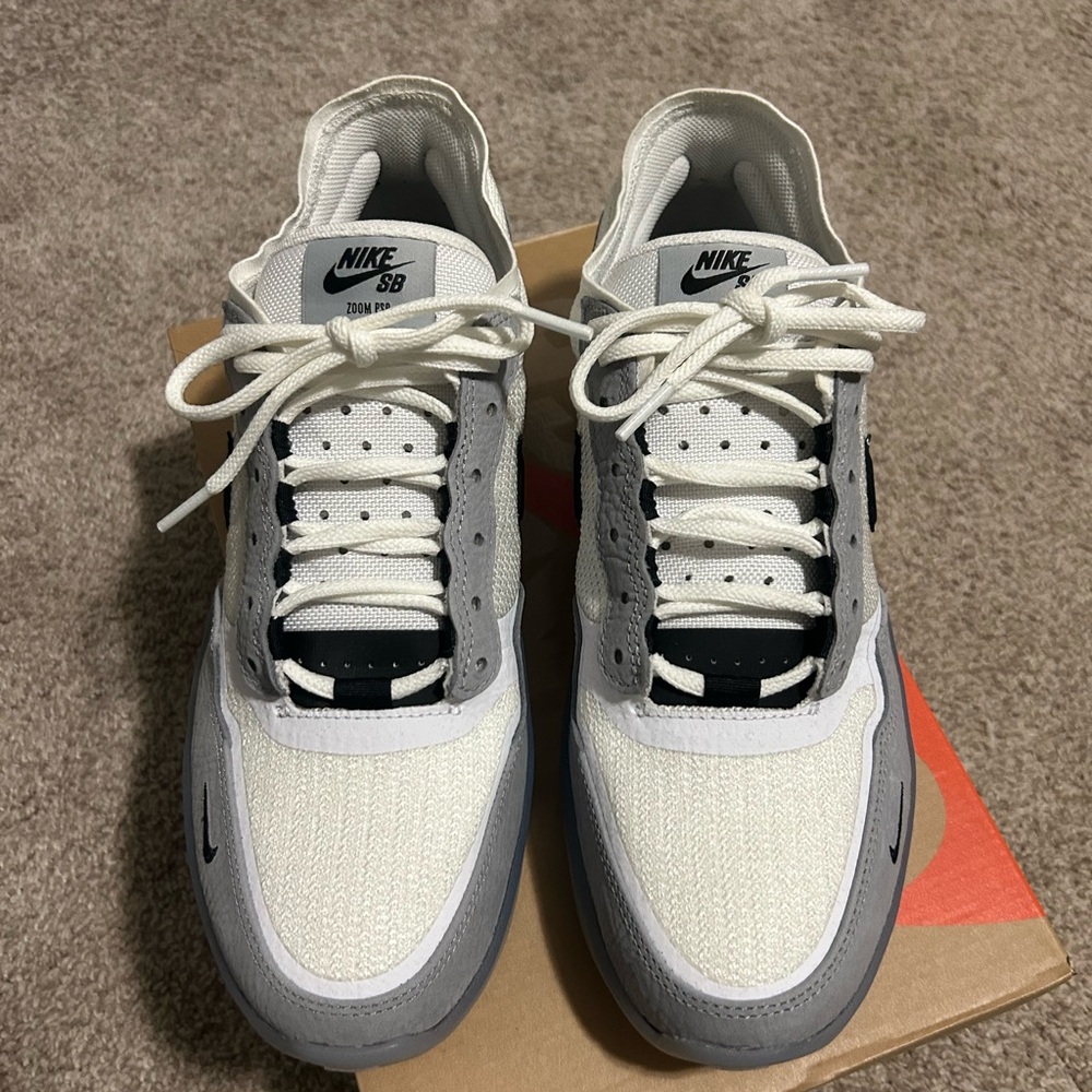 Nike SB PS8 - Wolf Gray - Size 9.5

Lightly worn. With box.